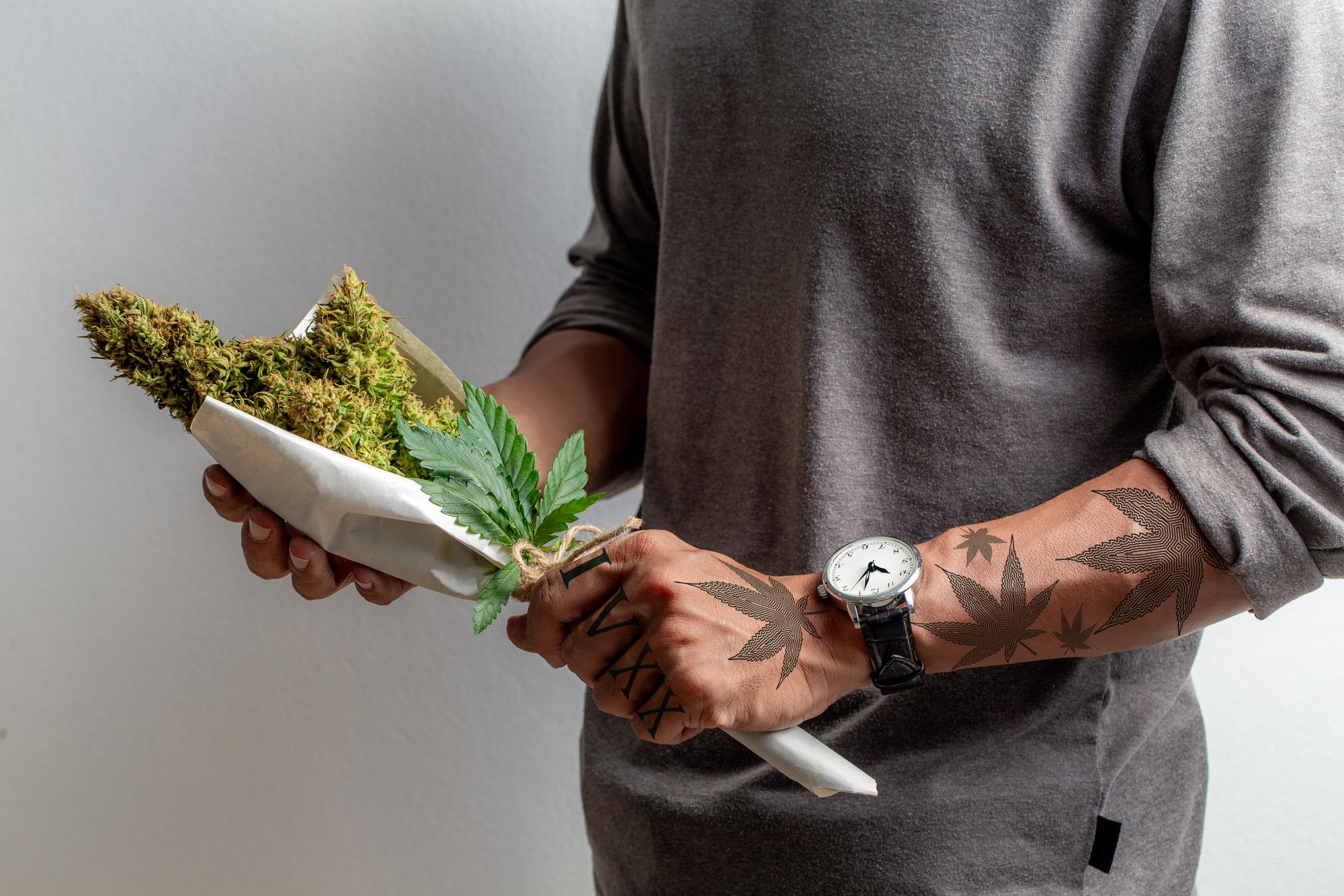 Calidad Premium: "En Gorilla Glue 420, siempre encuentras las mejores variedades de cannabis. ¡Nunca me decepcionan!"